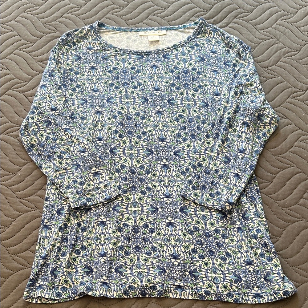 EUC - 🩵💚 Skye's the Limit Blue/Green Floral 3/4 Sleeve Top